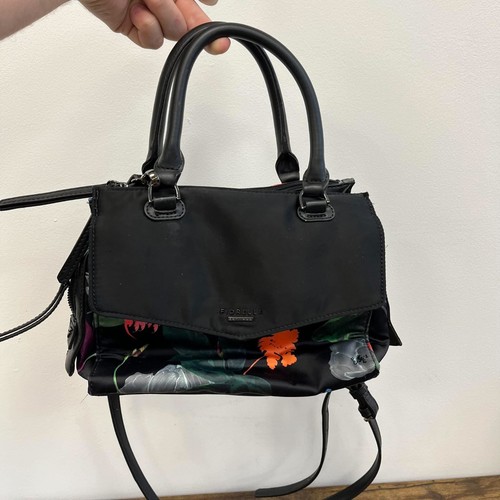 Black and floral - black,