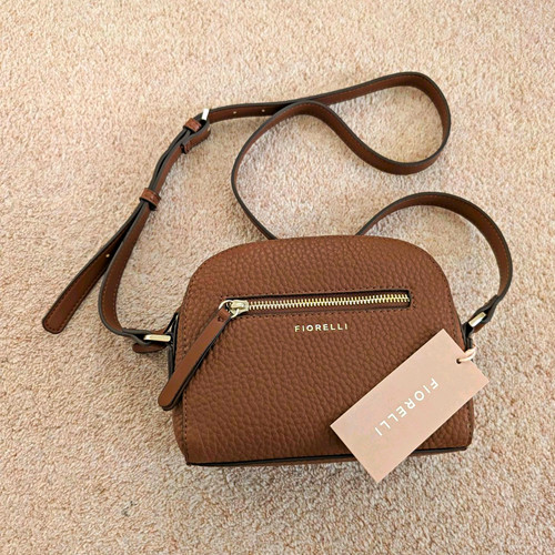 Bnwt fiorelli brown pebbled - fiorelli,